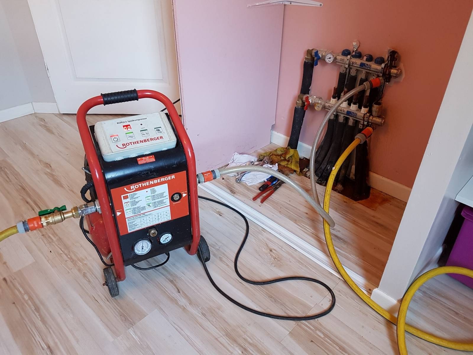 Sultanbeyli Orhangazi Vaillant Hermetik Şofben Kombi Bakımı
